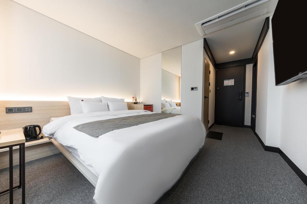 Jamsil Hotel *